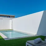 Bmyguest Collection - Meco Sunset & Pool Villa *